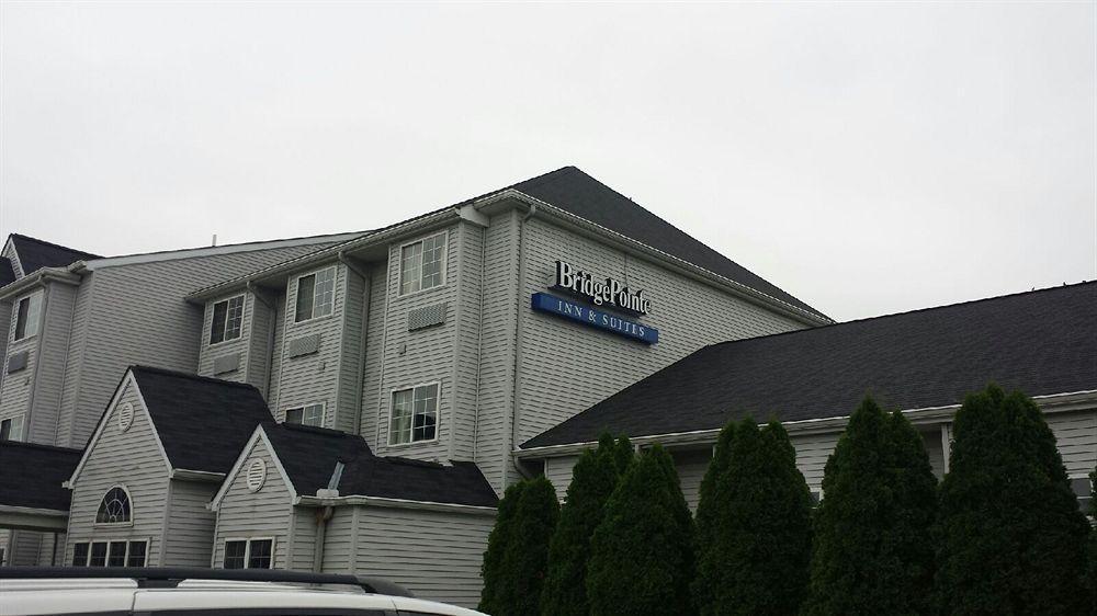 Bridgepointe Inn & Suites Toledo-Perrysburg-Rossford-Oregon-Maumee By Hollywood Casino Northwood Exterior foto